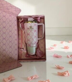 Stanley 1913 x Love Shack Fancy Baby Bow Pink Peppermint 40oz Quencher